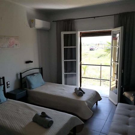 Issos Apartments 圣乔治斯 外观 照片