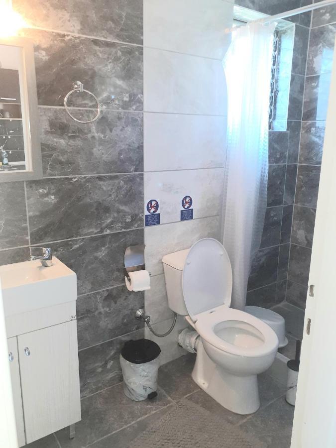 Issos Apartments 圣乔治斯 外观 照片