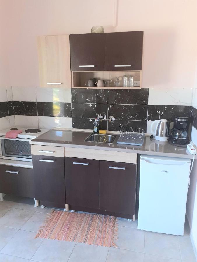 Issos Apartments 圣乔治斯 外观 照片